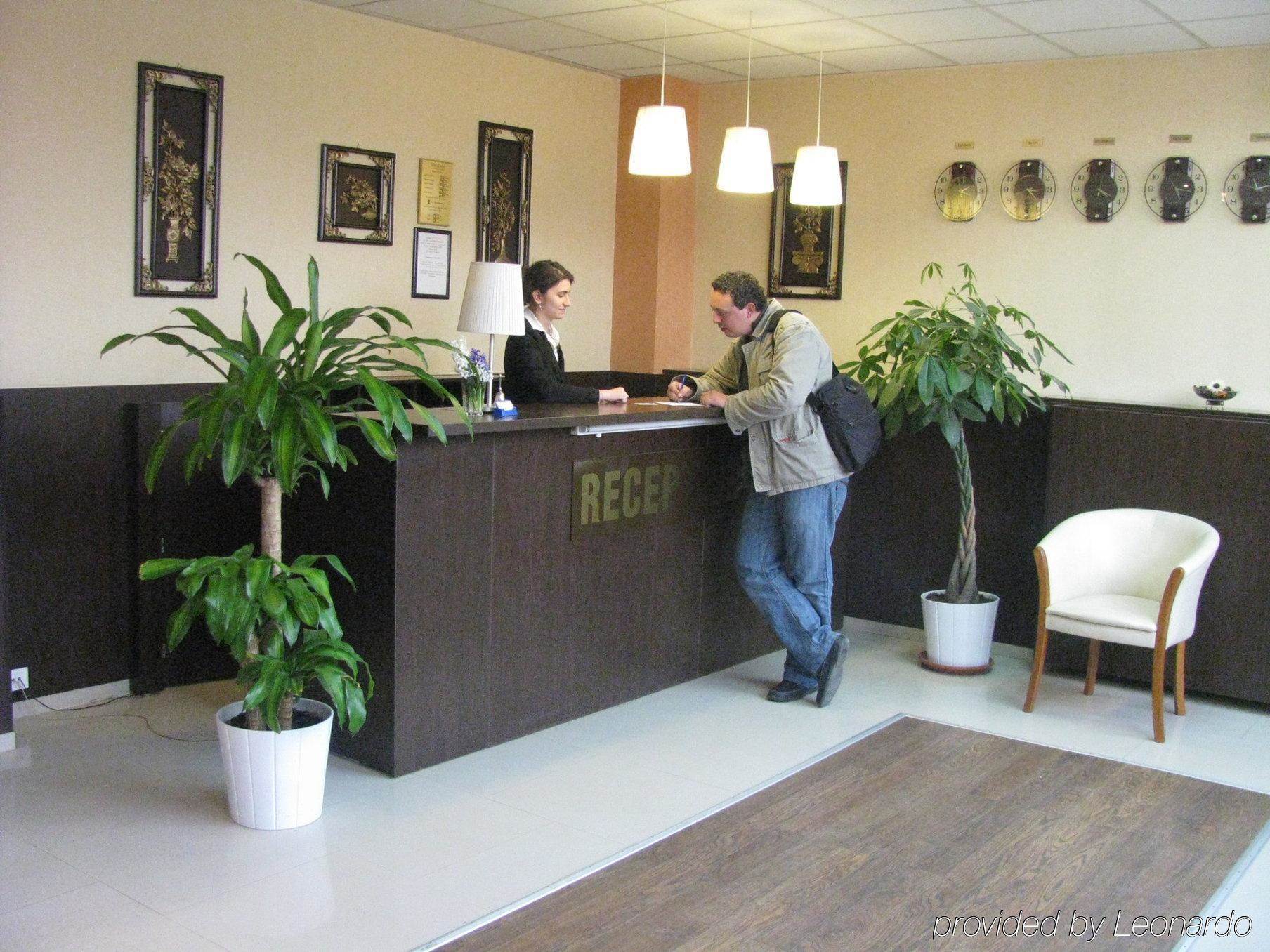 Hotel Charter Otopeni Interior foto